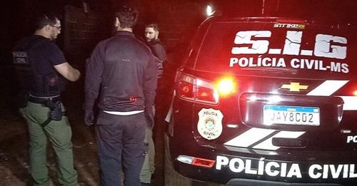 Mulher mata marido com golpe de faca e diz a polícia que temeu pela vida do filho